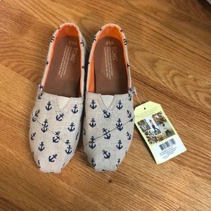 Toms 6.5 anchor detail shoes NWT